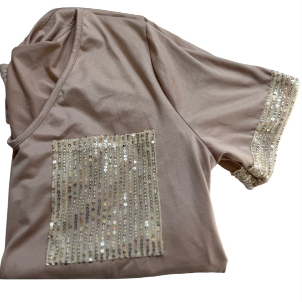 442. Beige Sequin Pocket Tee Shirt Sizeโ M NWOT